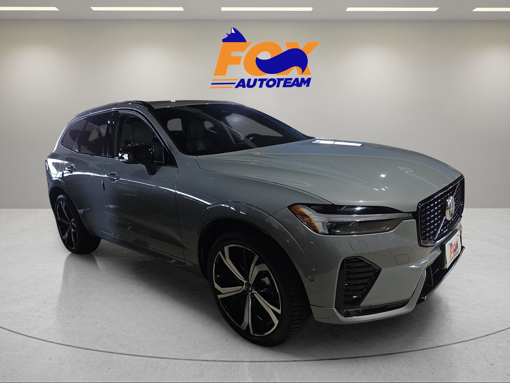 2024 Volvo XC60 B5 Ultimate Dark Theme
